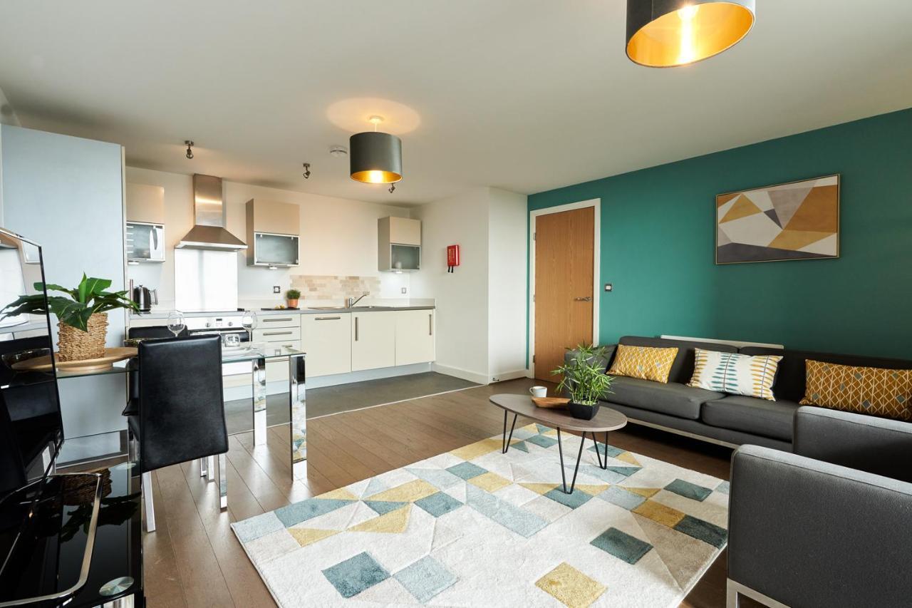 วิชั่น เซอร์วิซ อพาร์ตเมนต์ - ชอร์ตสเตย์ เอ็มเค Apartment มิลตันคีนส์ ภายนอก รูปภาพ