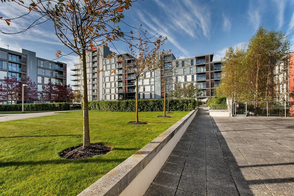 วิชั่น เซอร์วิซ อพาร์ตเมนต์ - ชอร์ตสเตย์ เอ็มเค Apartment มิลตันคีนส์ ภายนอก รูปภาพ