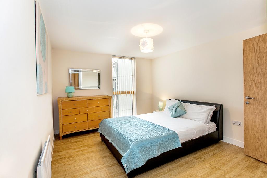 วิชั่น เซอร์วิซ อพาร์ตเมนต์ - ชอร์ตสเตย์ เอ็มเค Apartment มิลตันคีนส์ ห้อง รูปภาพ
