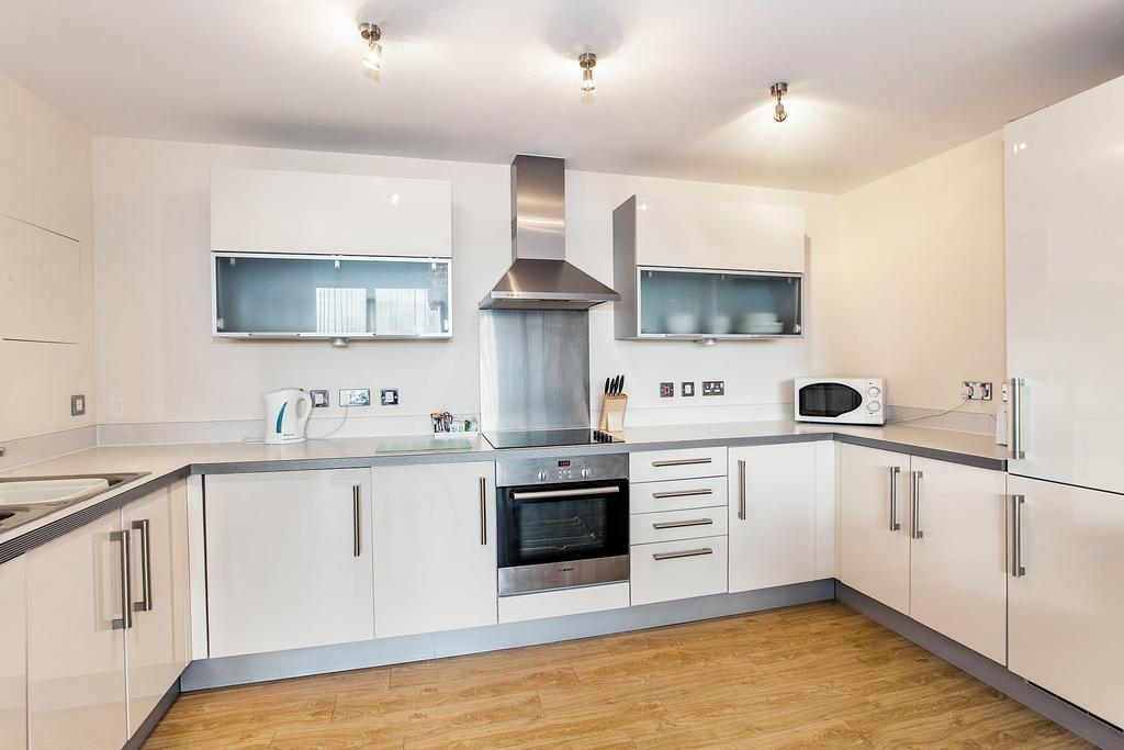 วิชั่น เซอร์วิซ อพาร์ตเมนต์ - ชอร์ตสเตย์ เอ็มเค Apartment มิลตันคีนส์ ภายนอก รูปภาพ