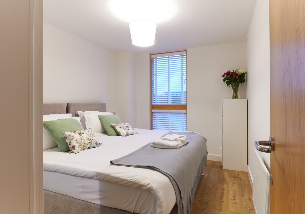 วิชั่น เซอร์วิซ อพาร์ตเมนต์ - ชอร์ตสเตย์ เอ็มเค Apartment มิลตันคีนส์ ภายนอก รูปภาพ