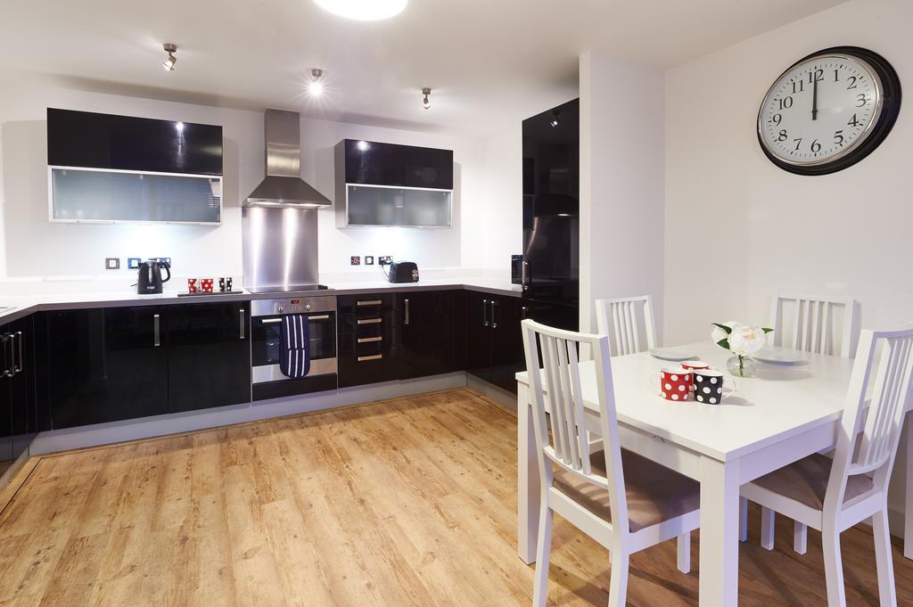 วิชั่น เซอร์วิซ อพาร์ตเมนต์ - ชอร์ตสเตย์ เอ็มเค Apartment มิลตันคีนส์ ภายนอก รูปภาพ