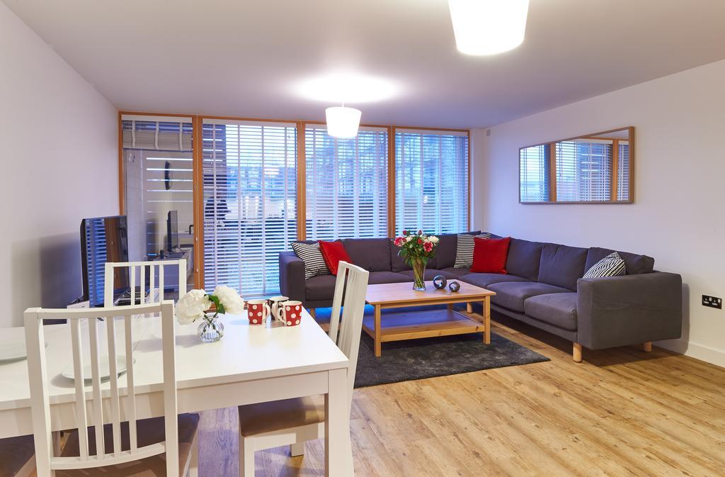 วิชั่น เซอร์วิซ อพาร์ตเมนต์ - ชอร์ตสเตย์ เอ็มเค Apartment มิลตันคีนส์ ภายนอก รูปภาพ