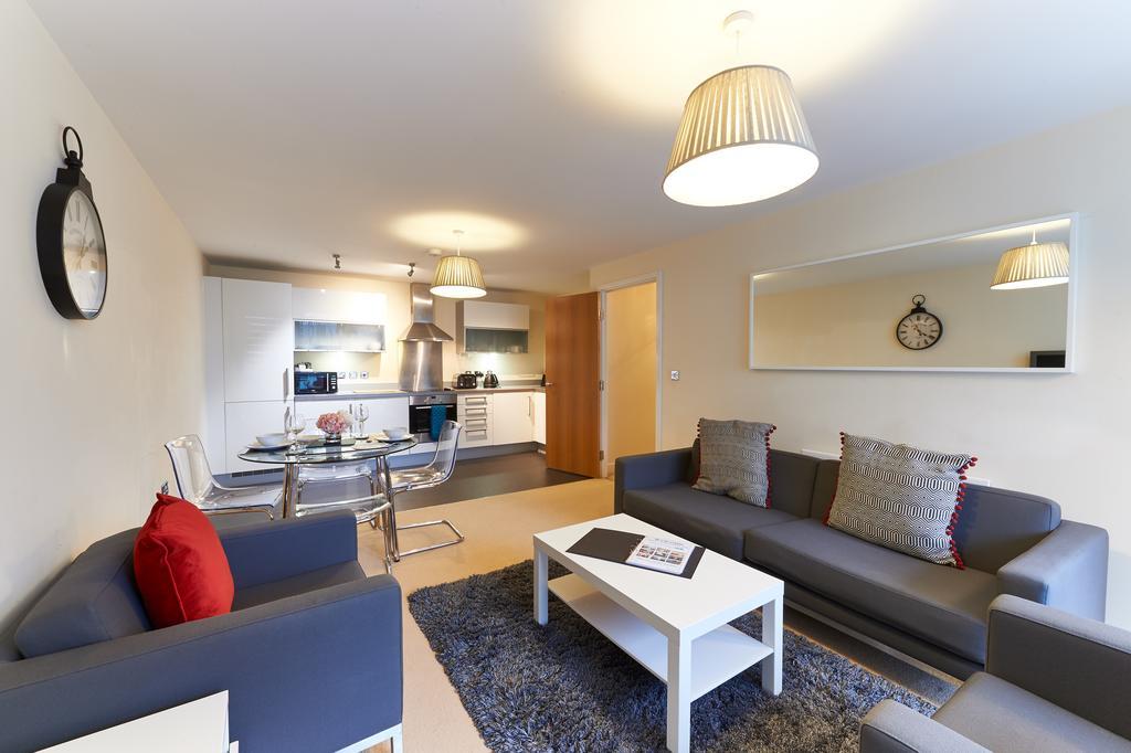 วิชั่น เซอร์วิซ อพาร์ตเมนต์ - ชอร์ตสเตย์ เอ็มเค Apartment มิลตันคีนส์ ภายนอก รูปภาพ