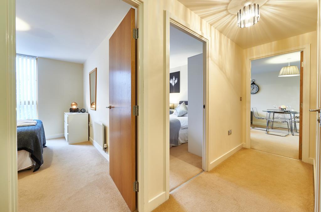 วิชั่น เซอร์วิซ อพาร์ตเมนต์ - ชอร์ตสเตย์ เอ็มเค Apartment มิลตันคีนส์ ภายนอก รูปภาพ