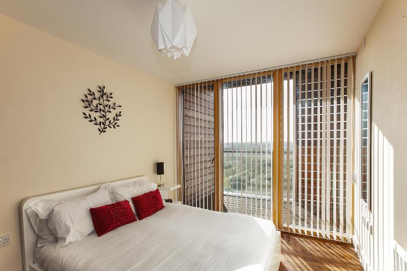 วิชั่น เซอร์วิซ อพาร์ตเมนต์ - ชอร์ตสเตย์ เอ็มเค Apartment มิลตันคีนส์ ภายนอก รูปภาพ