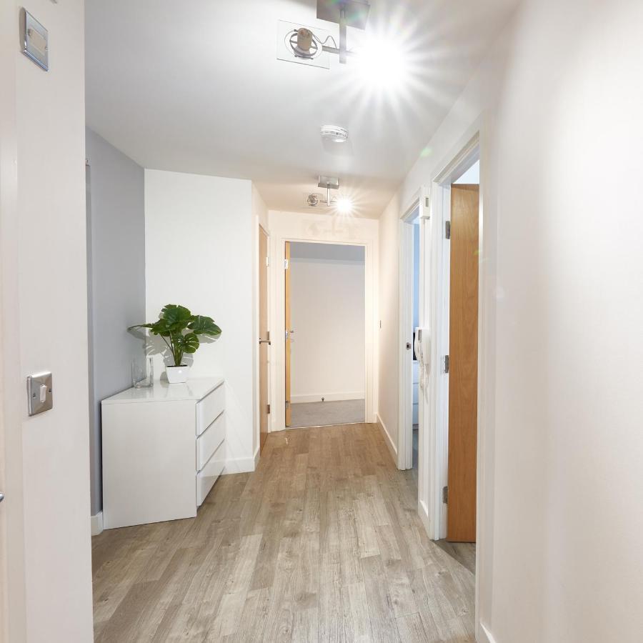 วิชั่น เซอร์วิซ อพาร์ตเมนต์ - ชอร์ตสเตย์ เอ็มเค Apartment มิลตันคีนส์ ภายนอก รูปภาพ